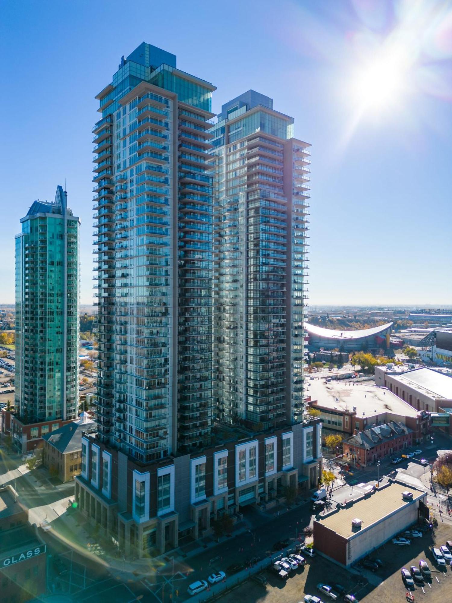 Willa Stunning 34Th Floor Views, Prime Downtown Location - Near Stampede, Casino, Bars! Free Banff Pass, Parking, Wine! Calgary Zewnętrze zdjęcie